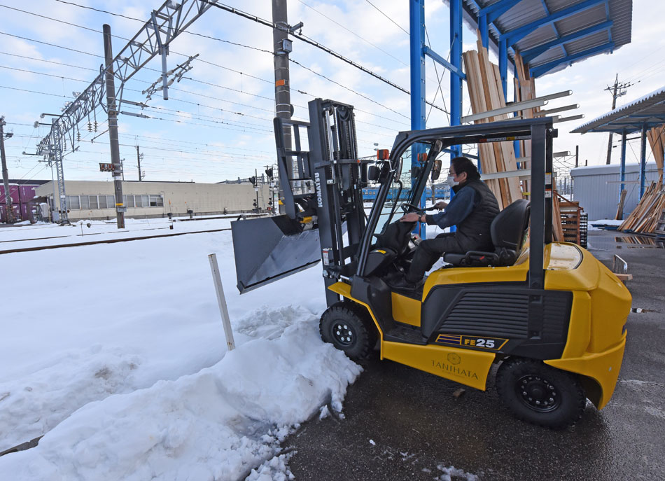 電動リフト 除雪 バケット EV