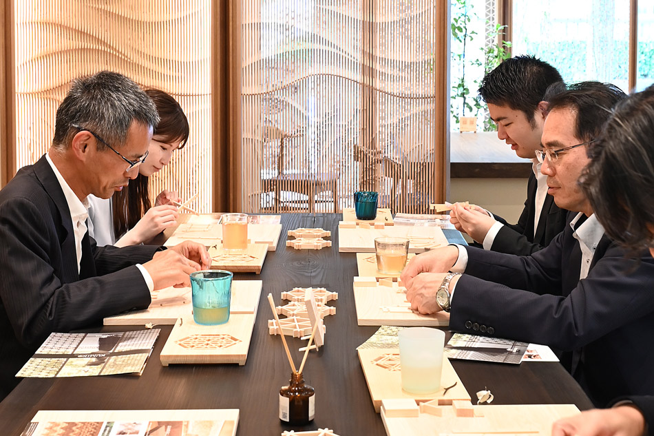 観光庁長官 村田茂樹氏 組子のワークショップ