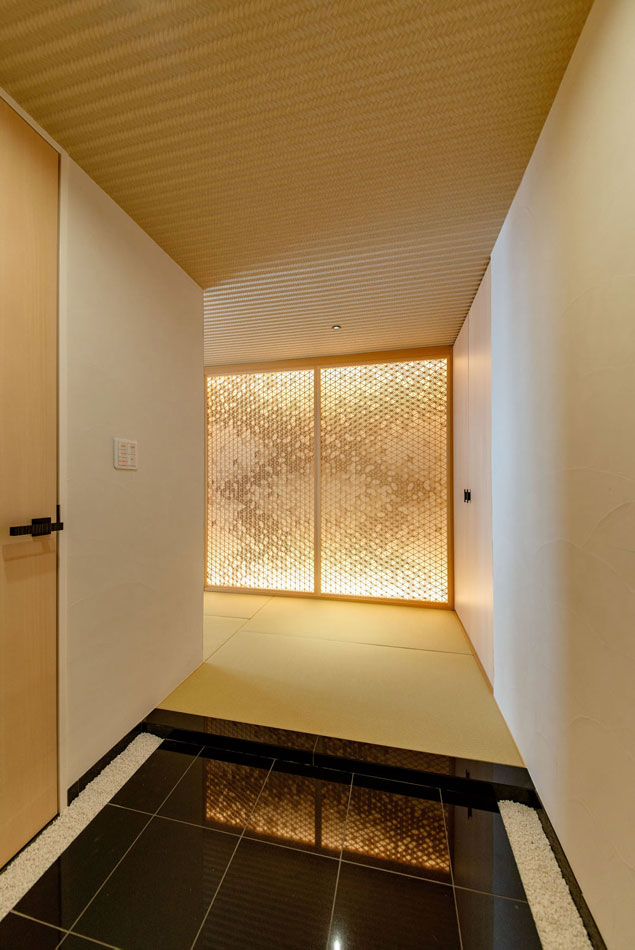O邸 東京・銀座タワーマンション 麻の葉ちらし 玄関 組子細工