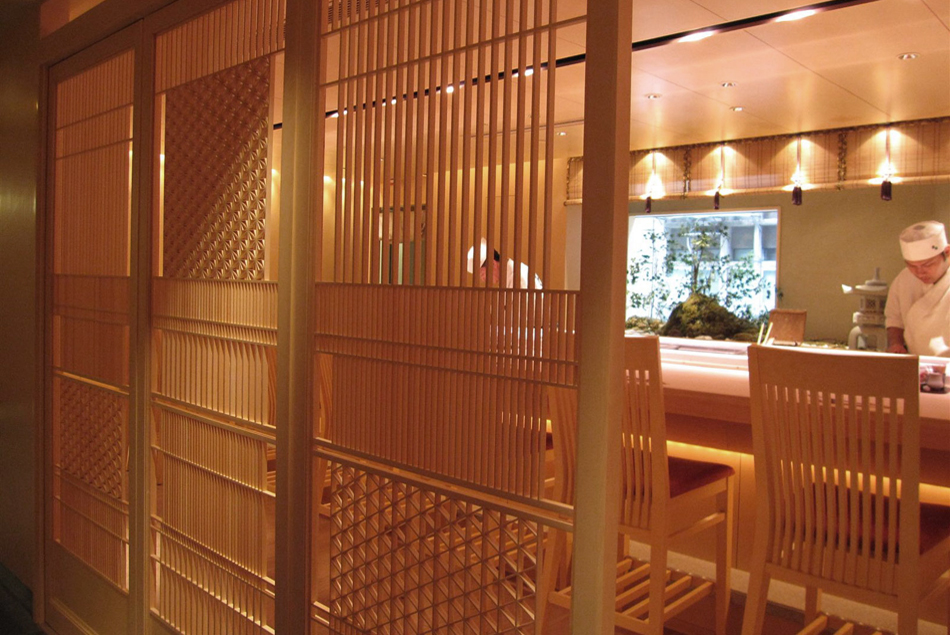 HongKong Japanese Restaurant. 「鮨雄」 美術組子 各種特注間仕切り格子 引き戸 間仕切り 組子細工