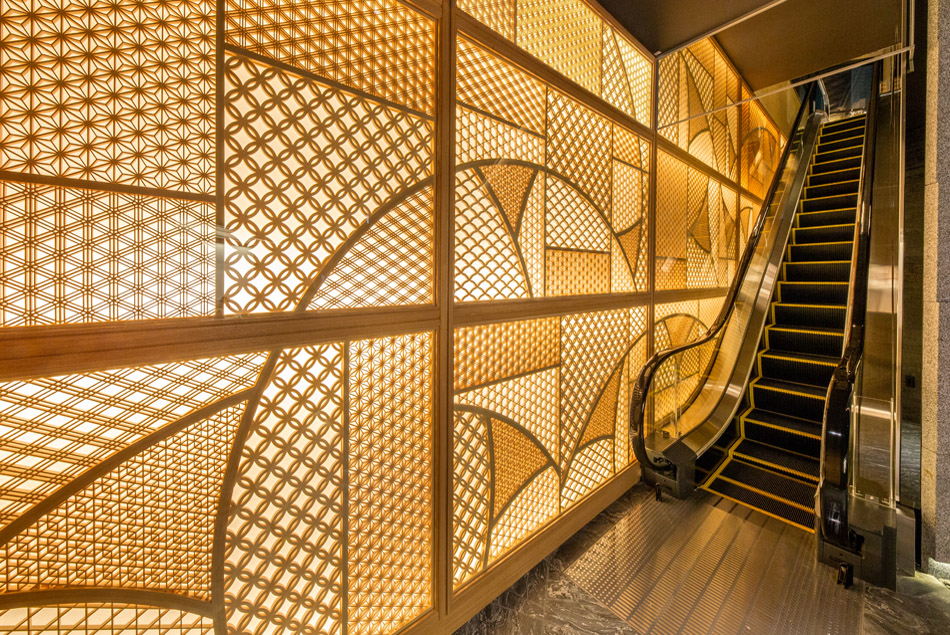 城見櫓（熊本）様 組子欄間 特注組子（銀杏柄） エスカレーターホール 組子細工