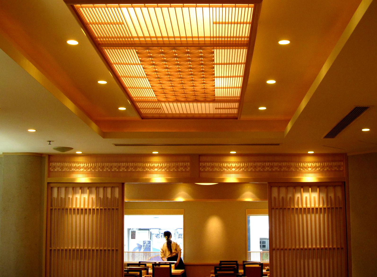 HongKong Japanese Restaurant. 「鮨雄」 美術組子 各種特注間仕切り格子 引き戸 組子細工